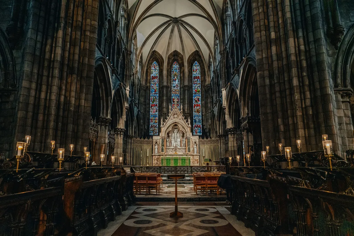 皇家赌场APP下载页面背景 - 宏伟的国王加冕大厅